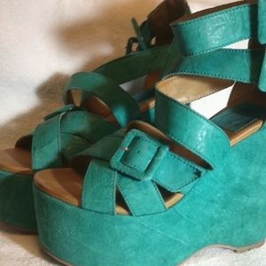 Fugu Malibu all leather wedges 7.5 strappy peep